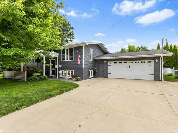 1810 W 7th Ave N, Clear Lake, IA 50428