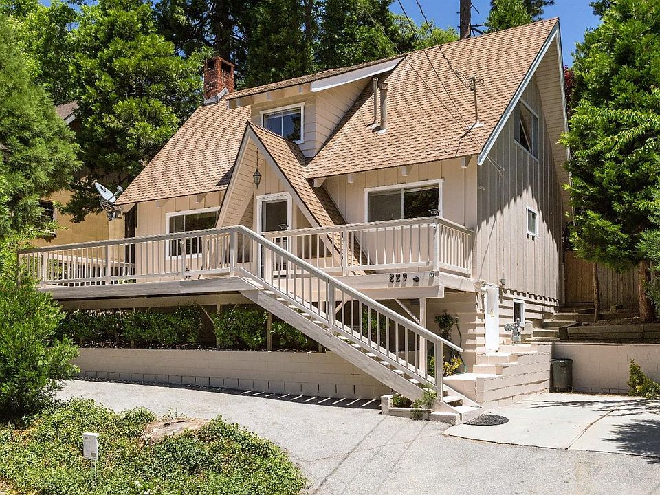 1st image of 229 Heliotrope Dr