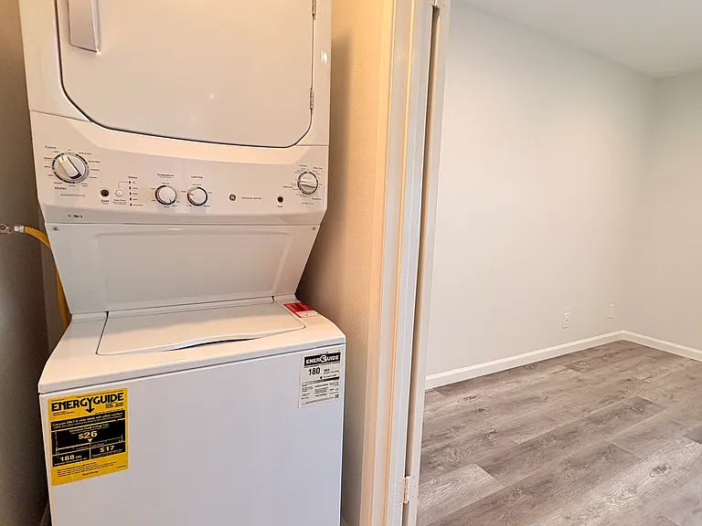 311 E Cedar Ave #202 — Photo 14