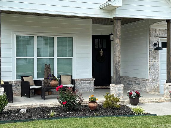 3rd image of 2590 Lilac Dr