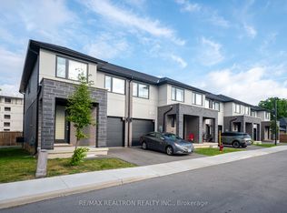 166 Mount Albion Rd #13, Hamilton, ON L8K 5S8