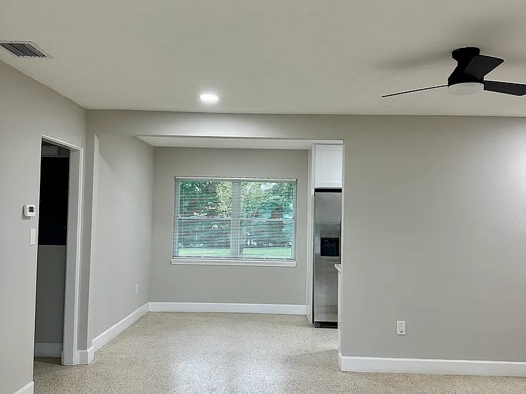 1176 Lake View Dr — Photo 8