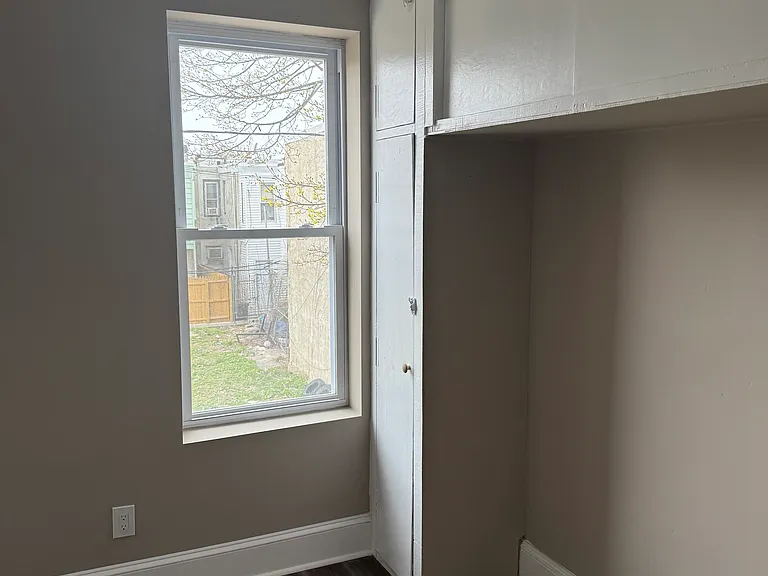 2329 N Cleveland St — Photo 2