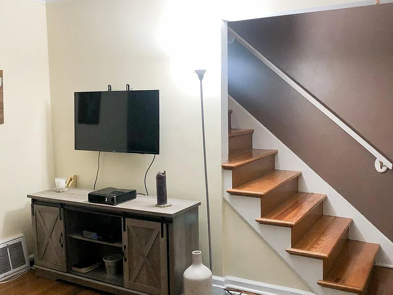 2020 Harwitch Rd — Photo 4
