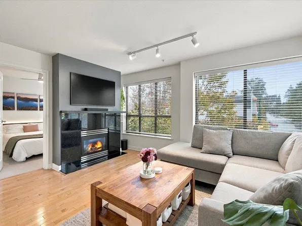 2015 Trafalgar St #303, Vancouver, BC V6K 3S5