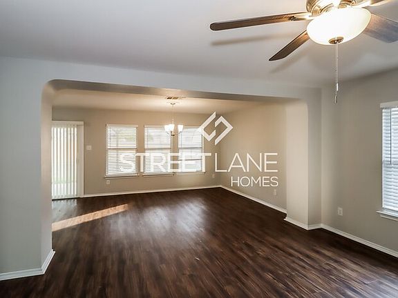 4th image of 213 Sunny Brook Dr