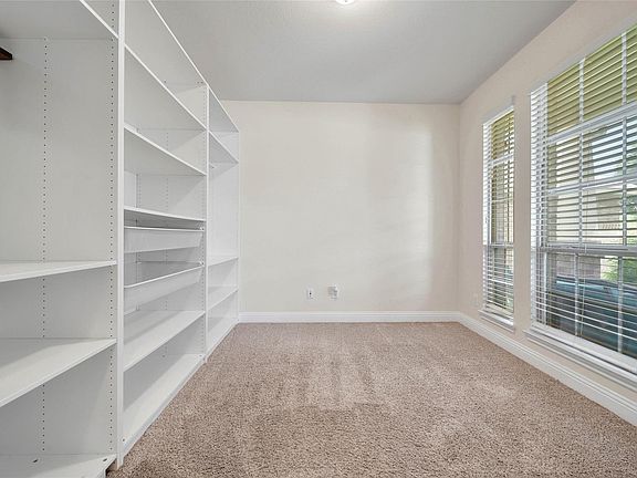 4th image of 23834 Willow Haven Dr