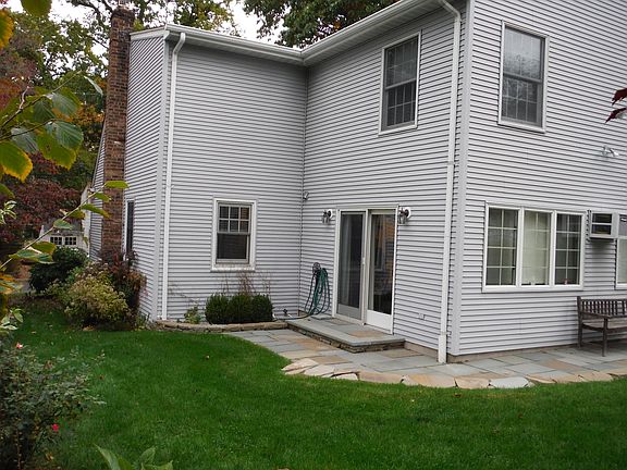 3rd image of 307 Lincoln Blvd