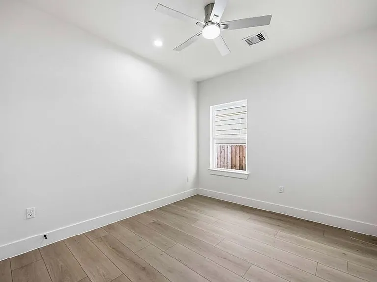 5313 Bacher St — Photo 3