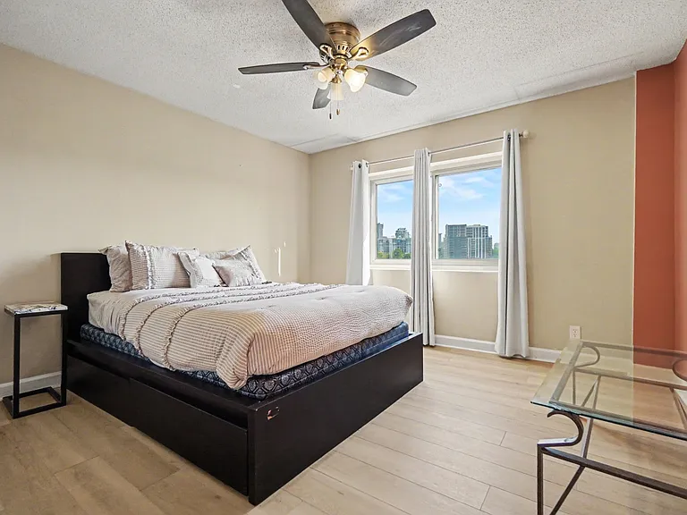 2285 Peachtree Rd NE — Photo 6