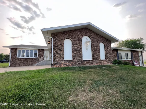 101 Lincoln St NW, Manning, ND 58640