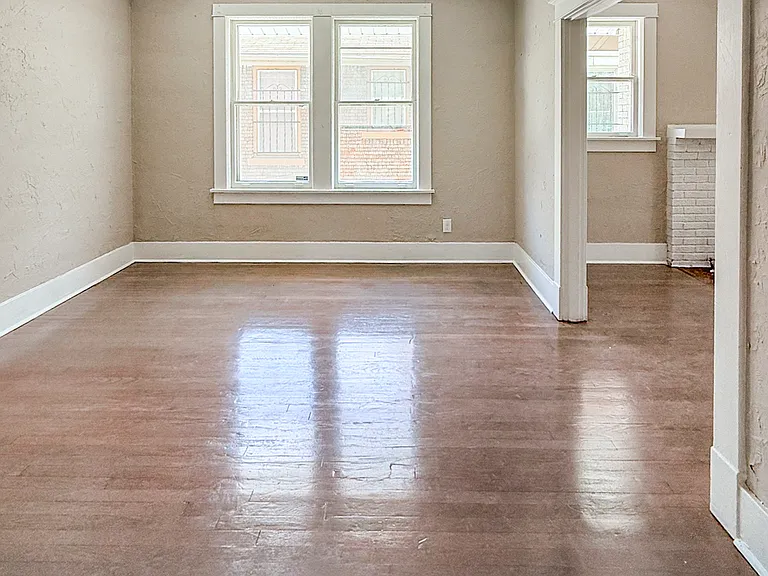 1826 Waverly Ave — Photo 20