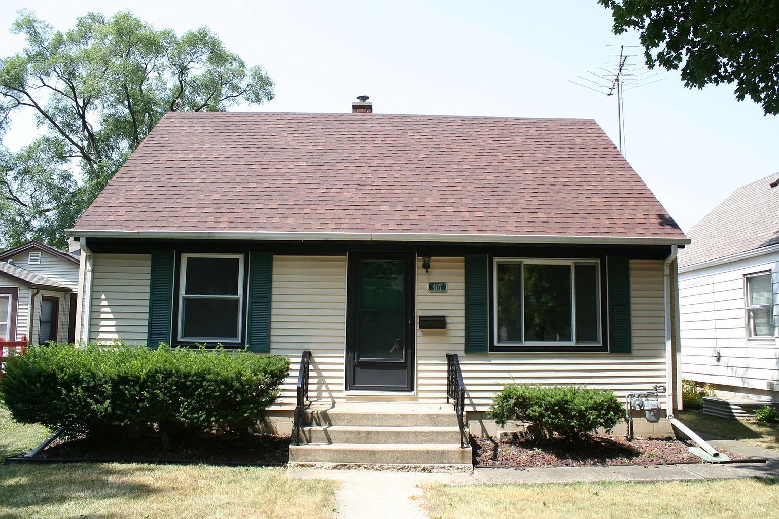 407 Park Dr photo 1