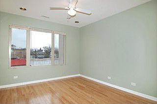 3rd image of 210 Des Plaines Ave Unit C