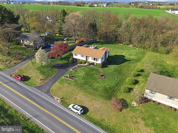 5th image of 325 N Colebrook Rd