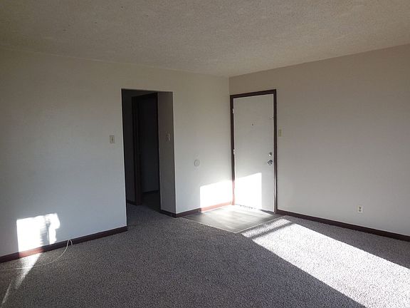 3rd image of 46 Bellevue Dr #3