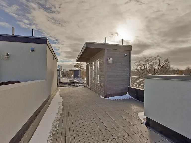 1036 W 37th Ave — Photo 22