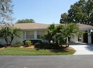 2052 Heathfield Cir, Sun City Center, FL 33573