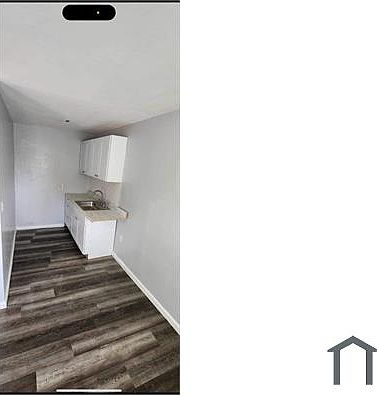 3rd image of 2318 4th St S #5