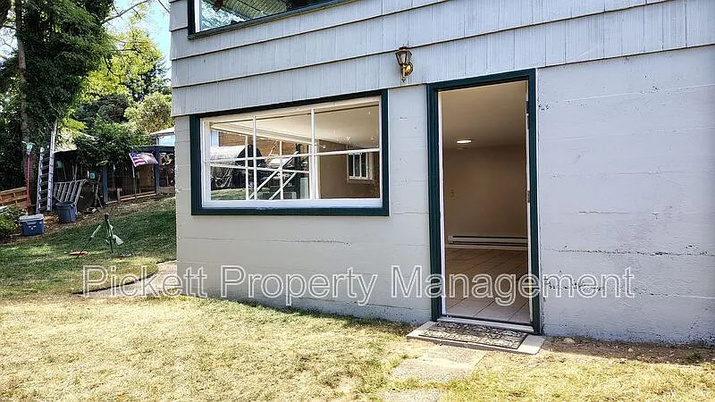 Studio, 1.0 bath, 550 sqft, $1,275 — Photo 1