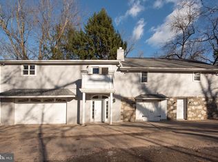 40 W Indian Ln, Norristown, PA 19403