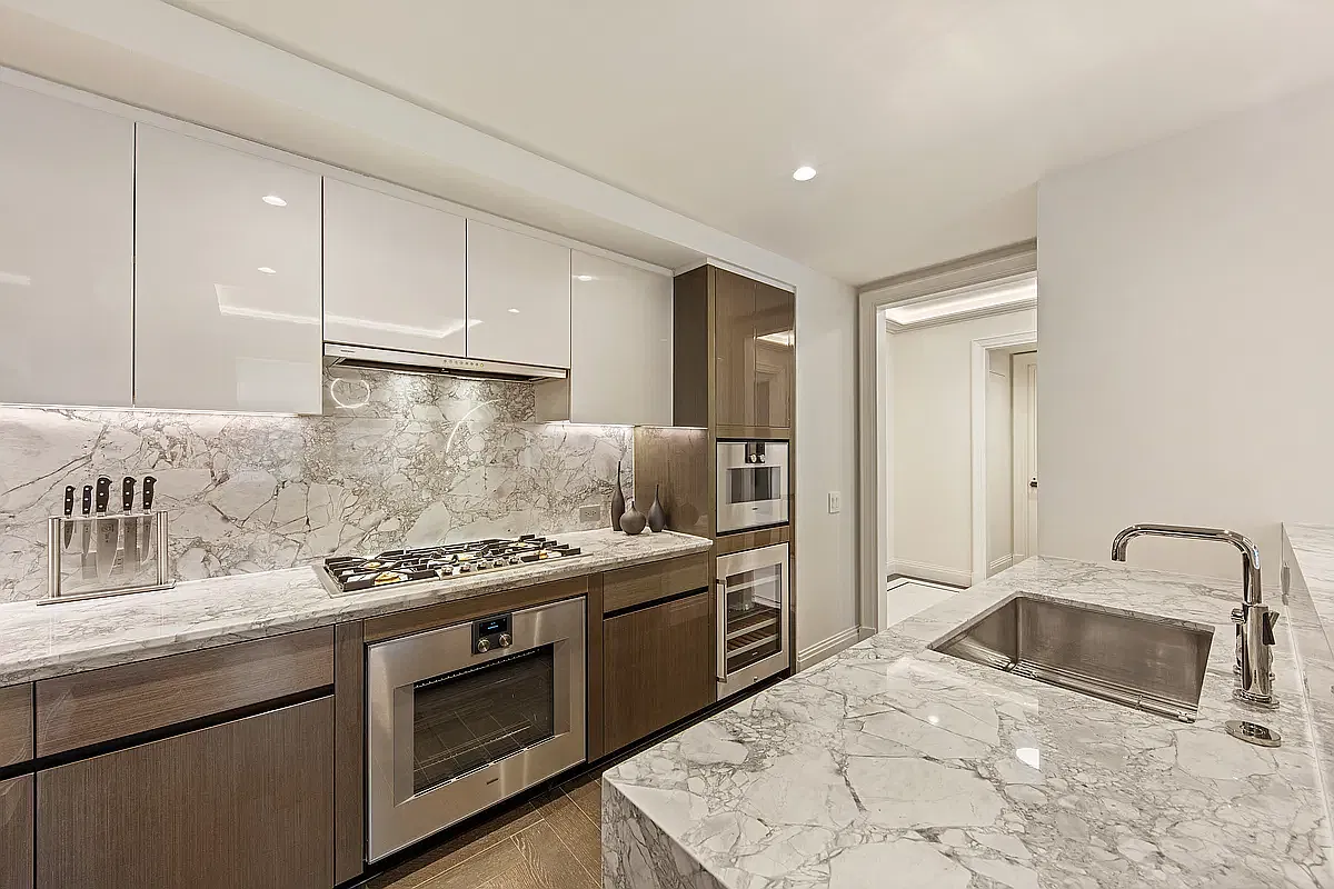 303 Park Avenue — Photo 4