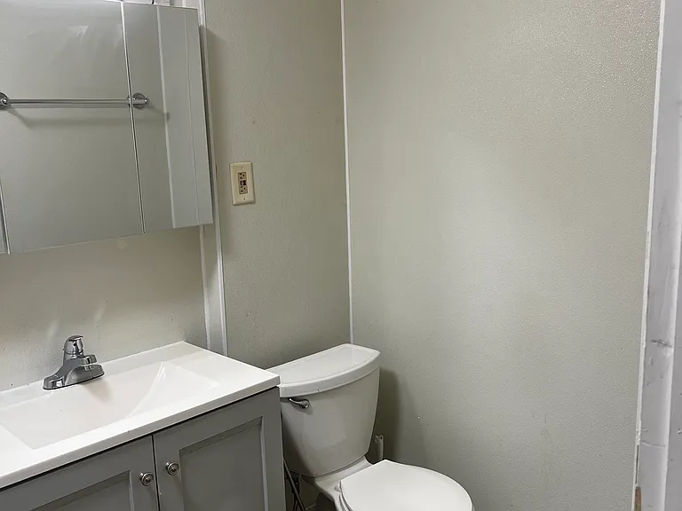 29 Cedar St #3 — Photo 10