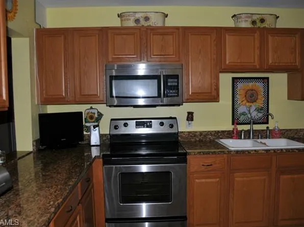 3027 S Lakewood Rd, Labelle, FL 33935