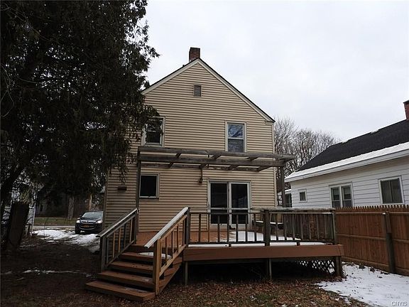 2nd image of 1010 Valley Dr