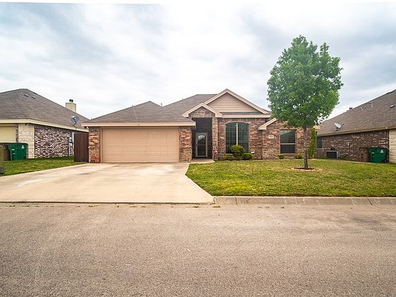 2nd image of 3930 Caroline Ln