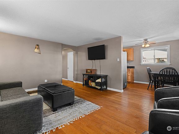 5th image of 8805 188th Avenue E