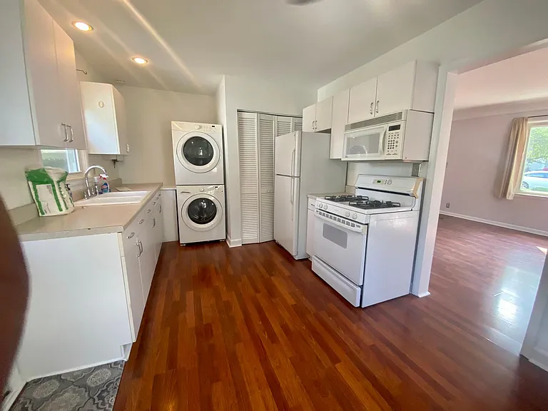 3828 Woodland Ave — Photo 10