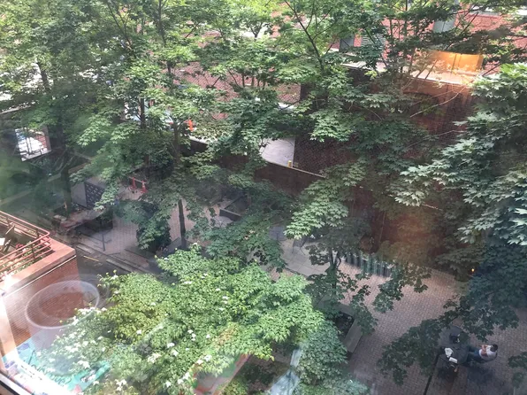 250 South End Avenue image 12 of 19