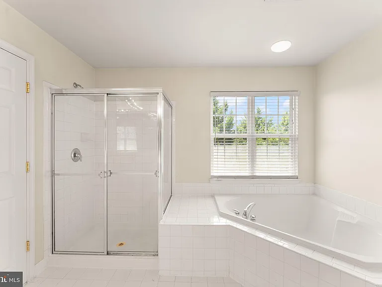 8309 Double Eagle St — Photo 38