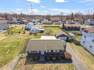 39 Polaski Ave, Chicopee, MA 01013