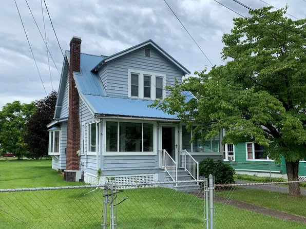 91 Deepwater St, Deep Water, WV 25057