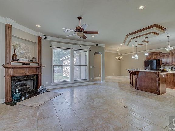 3rd image of 522 Chinquipin Dr