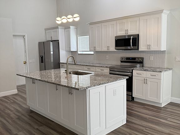 5th image of 4210 Pine Isle Dr