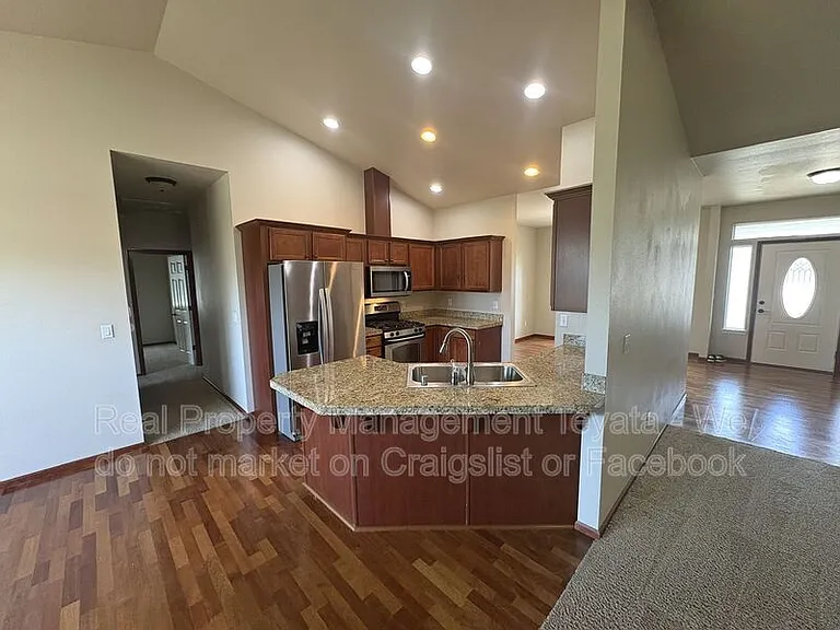 4884 Dory Ct — Photo 7