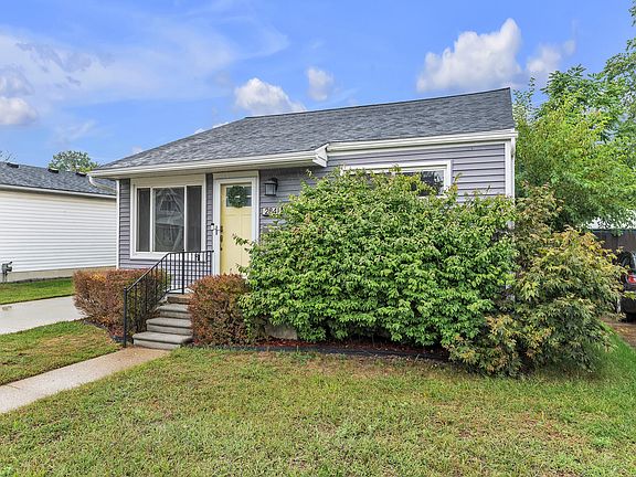 3rd image of 2841 Burdette St