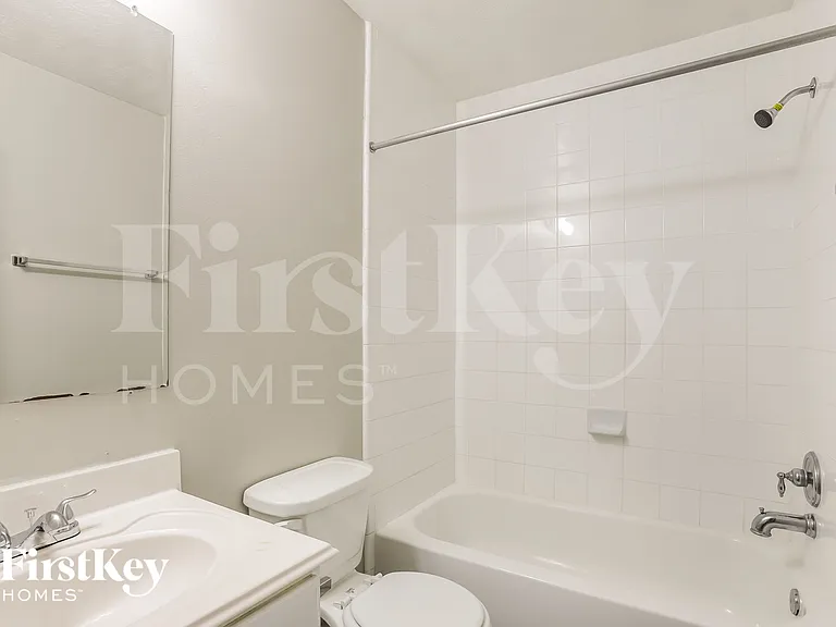 19375 Strathmore Place Ln — Photo 13