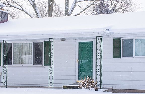 2nd image of 1904 Mayfield Dr