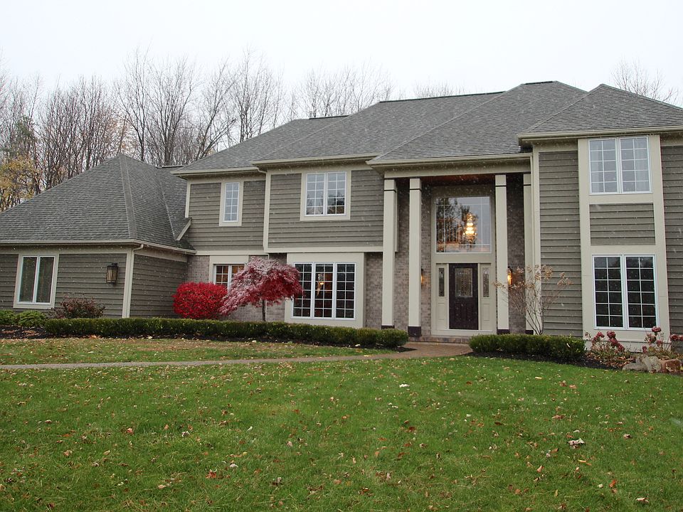 1st image of 22 Fall Meadow Dr