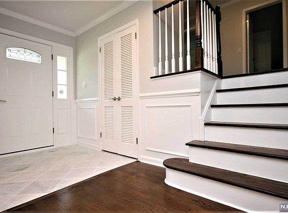 4th image of 6 Oak St