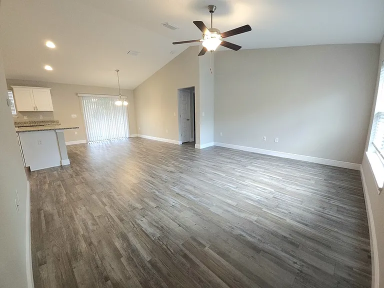 106 Oak Cir — Photo 5