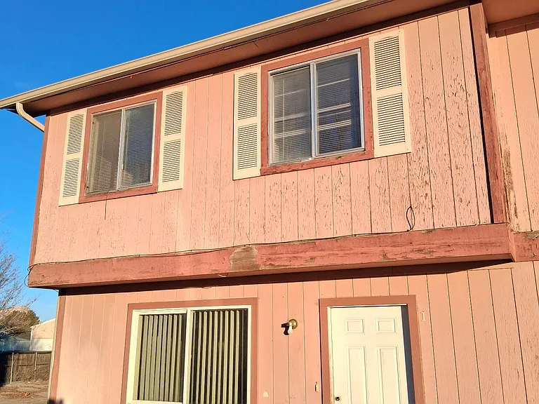 572 Dawn Ct #1 — Photo 1