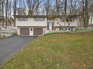 5 Camelot Cir, Syracuse, NY 13219