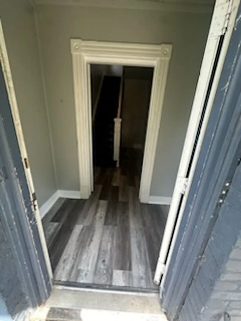 Newly updated 2 bedroom 1 bath apartment for rent — Photo 3