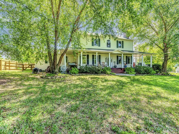 8510 Shackleford Ln, Strawberry Plains, TN 37871