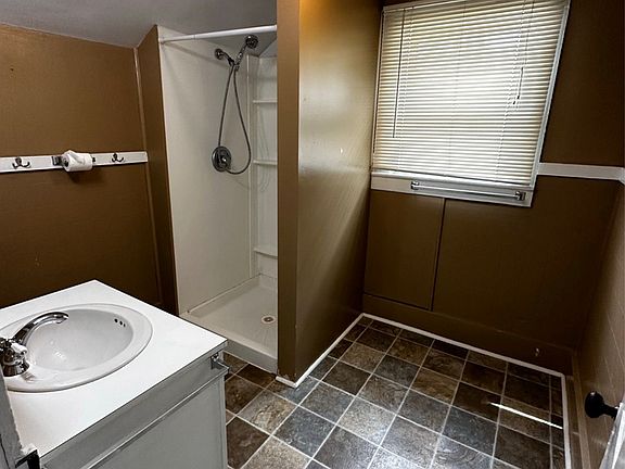 5th image of 639 Niagara St #Ni6395